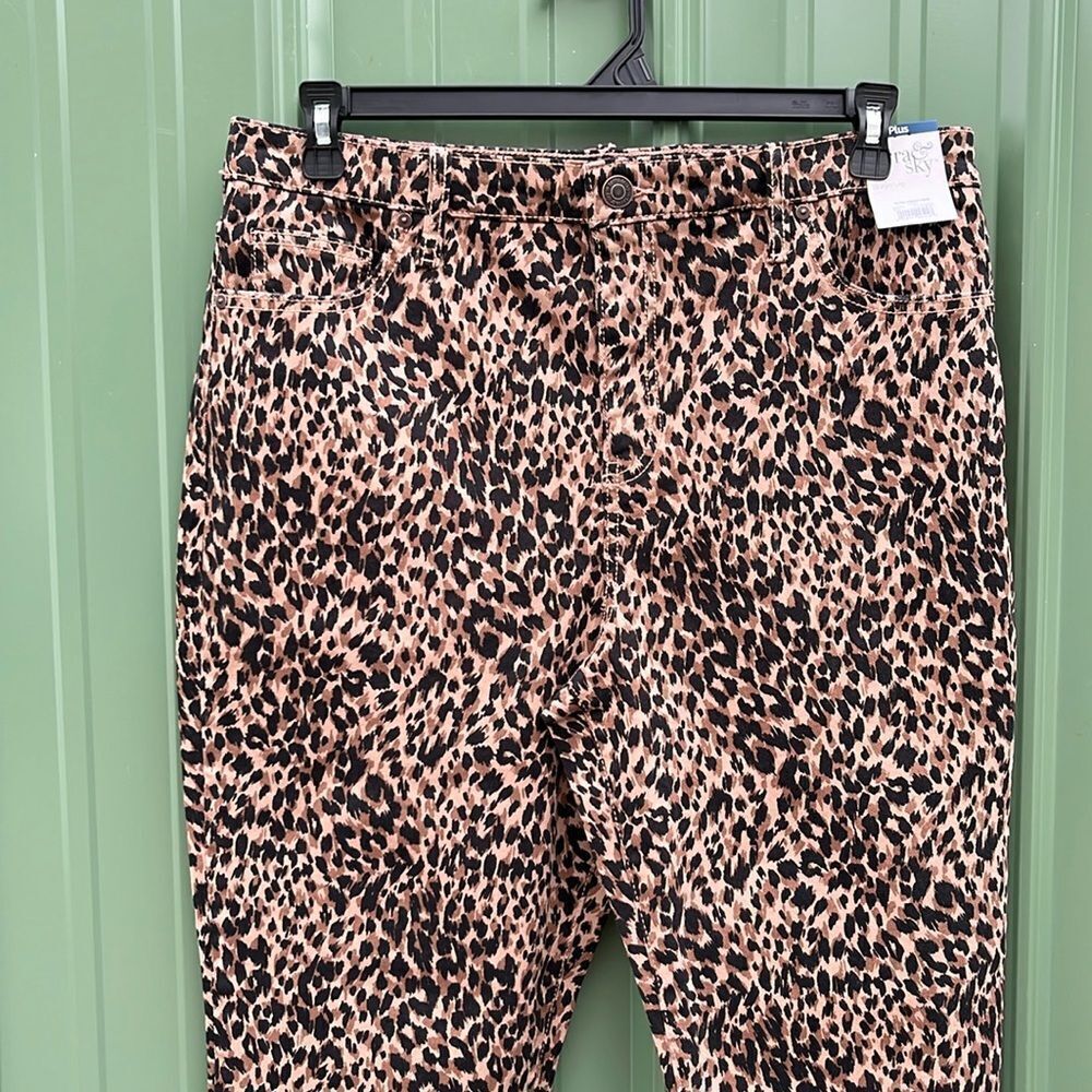 Women's Plus Core Denim Straight Leg Jeans Pants Leopard Print Size 14W - Picture 2 of 9